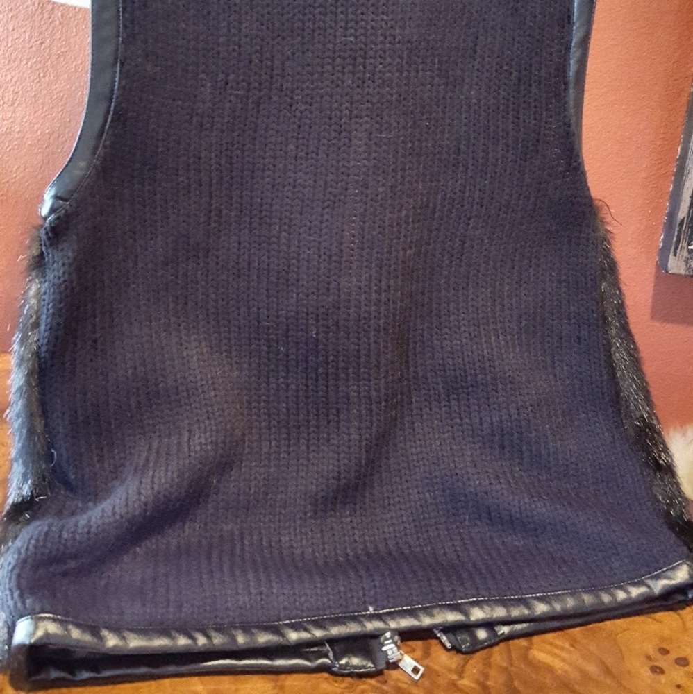 NWOT Gorgeous Cejon black faux fur & knit vest! π - Picture 7 of 8